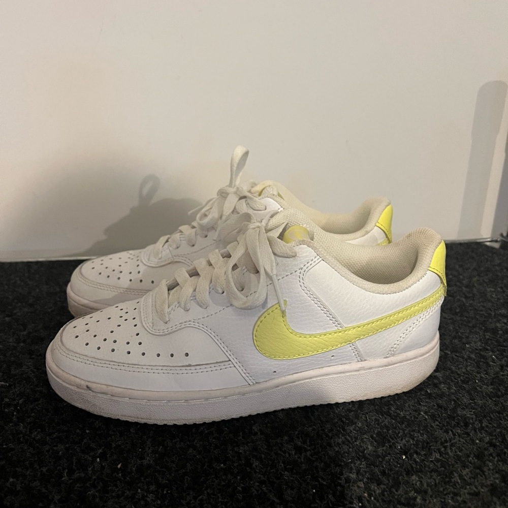 White & Yellow Nike Shoes Size 6.5 (fit like a 7)